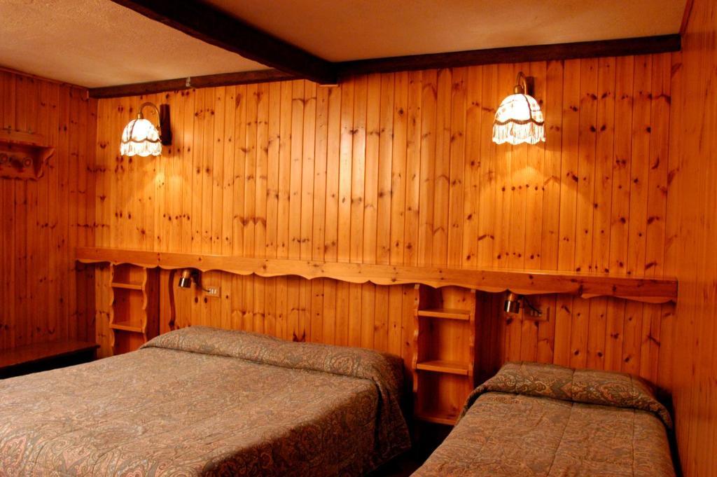 Petit Hotel Cogne Szoba fotó
