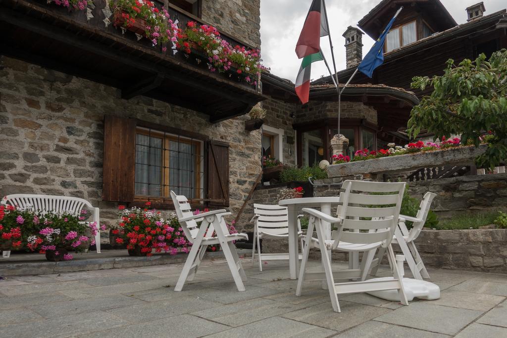 Petit Hotel Cogne Kültér fotó